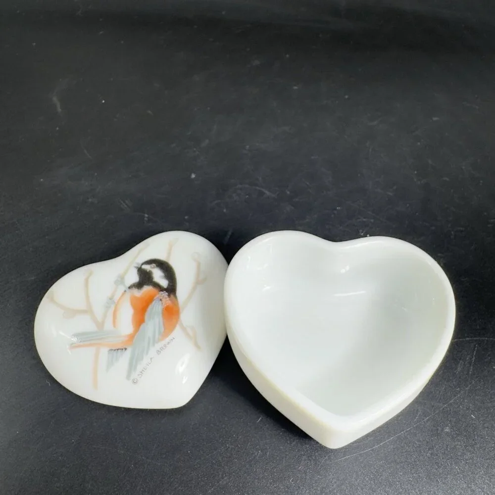 Vintage Otagiri Chickadee Heart Shaped Bird‎ Trinket Box Sheila Brown Container